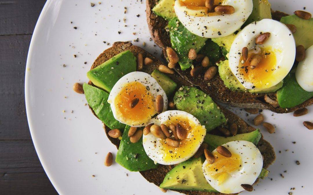Top Snack Tips from Fitness Gurus
