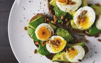 Top Snack Tips from Fitness Gurus