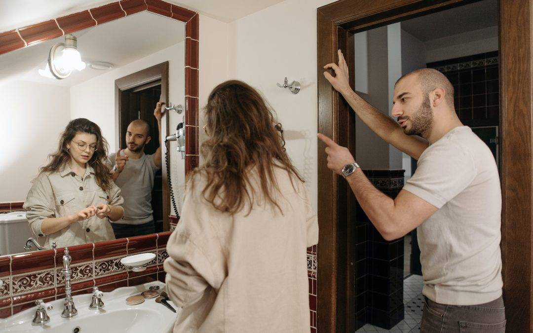 6 Bad Relationship Moves That You Think Are Acceptable