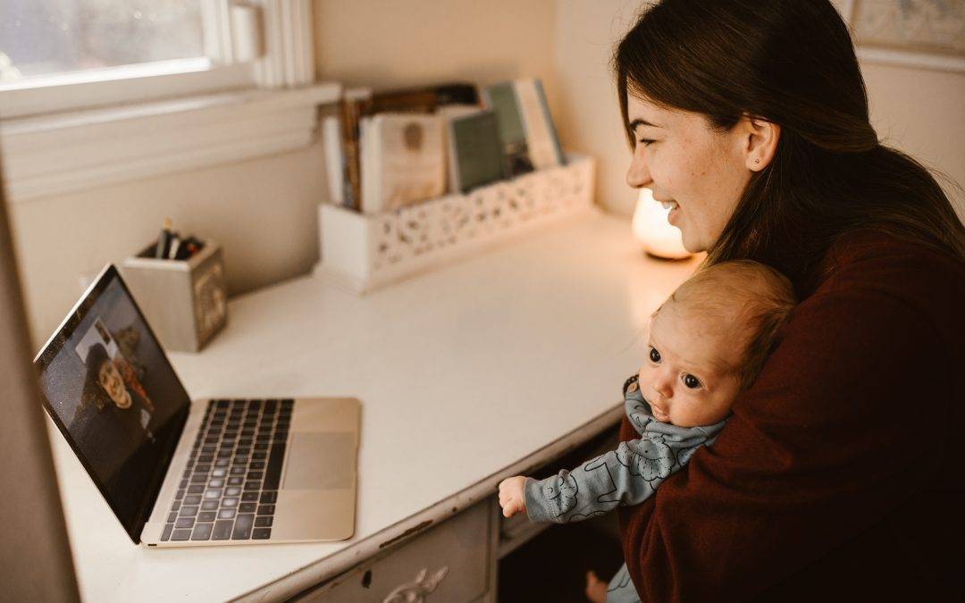 Tips for Keeping Your Relationship Strong When You’re on Different Schedules